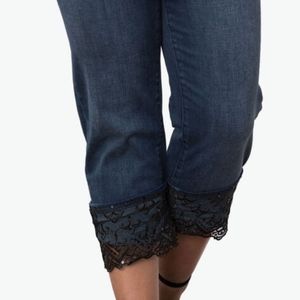 👖Denim 24/7 Lace Cuff Capri/cropped Jeans👖